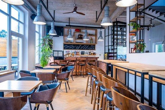 Salon Win Restaurant & Apartments